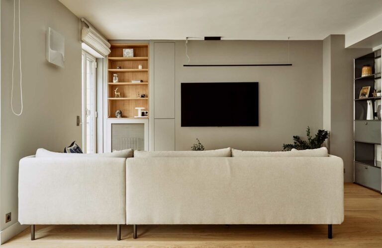 RÉNOVATION APPARTEMENT PARIS 7 RUE DU BAC. Lo Architectes