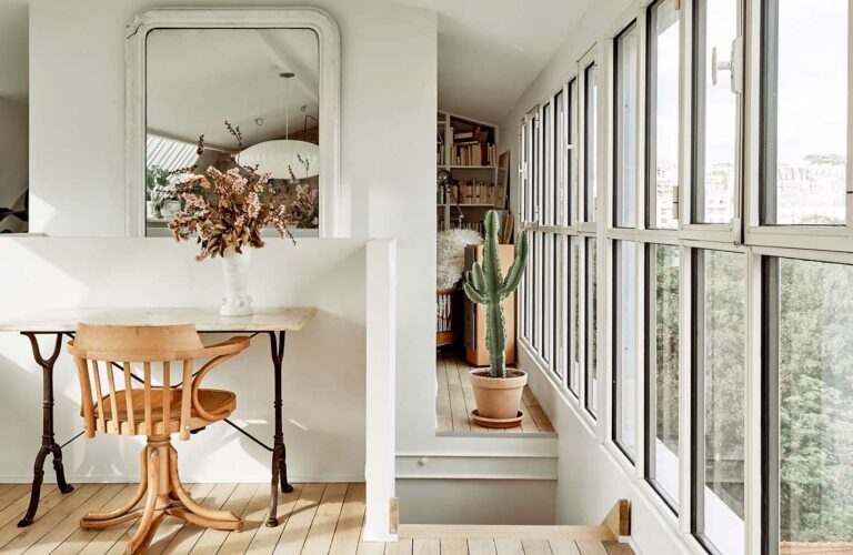 Restructuration Duplex Paris 18. RUE CAMILLE TAHAN. Lo Architectes